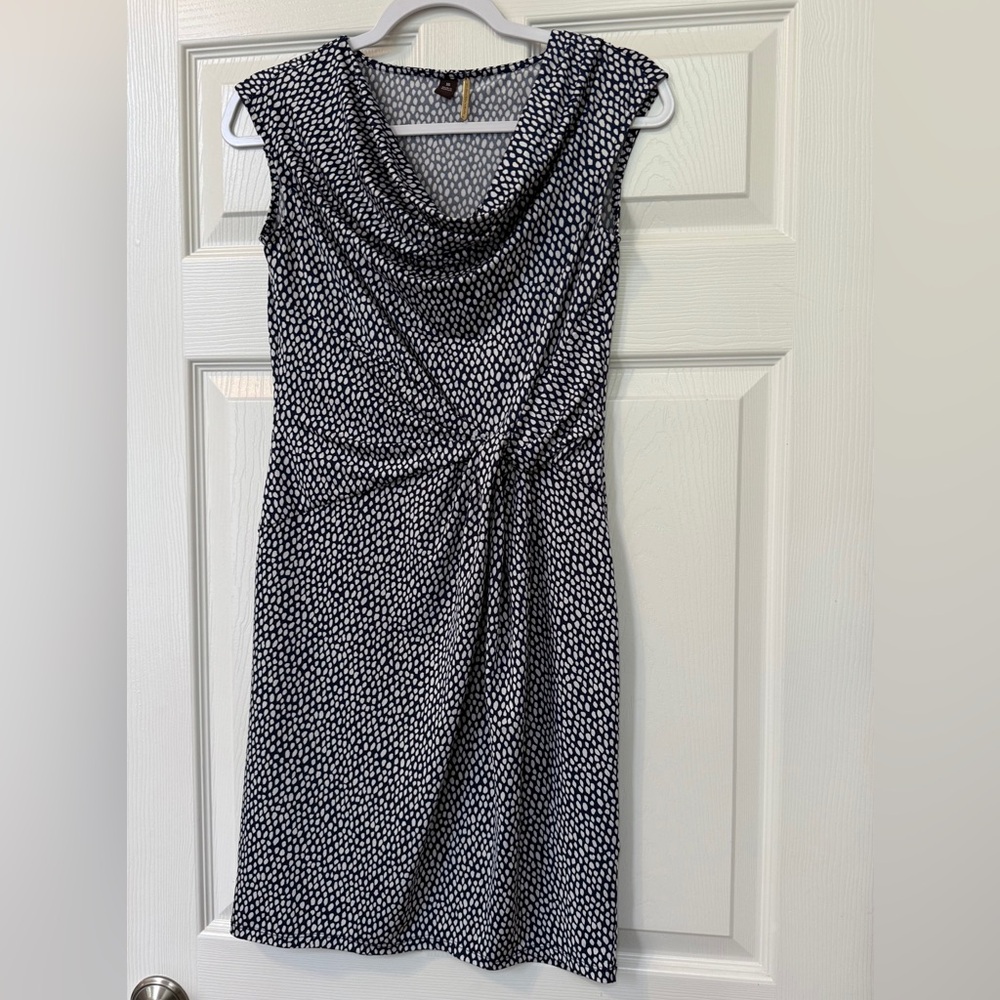 Dana Buchman Elegant Navy and White Patterned Dress - Size XS - Picture 3 of 16